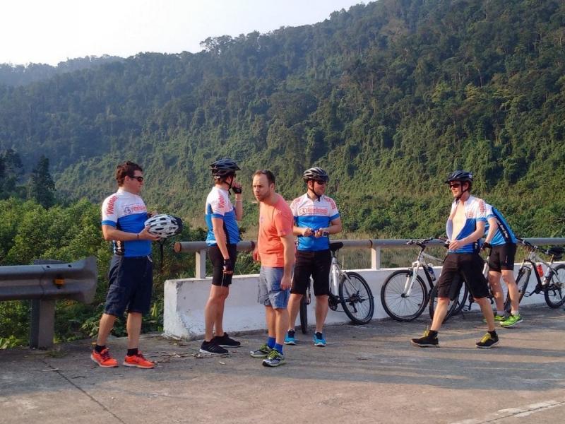 Cycling trip starts in Ha Noi, explore Mai Chau